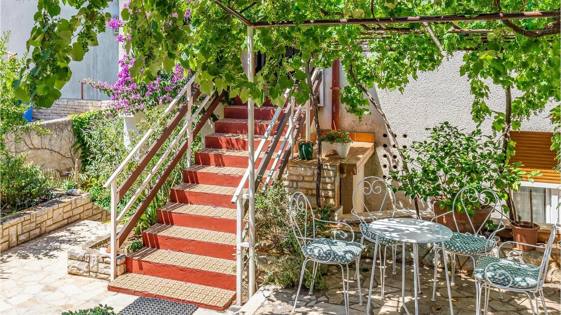 Amazing Apartment In Pula With House Sea View